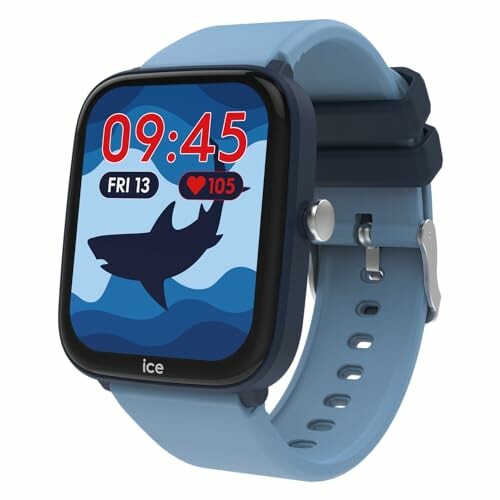 Montre intelligente avec thème de requin et affichage de l'heure.