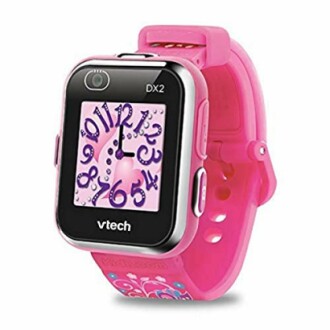 Montre intelligente pour enfants de couleur rose.